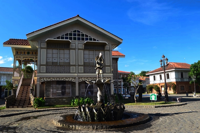 Las Casas Filipinas de Acuzar 