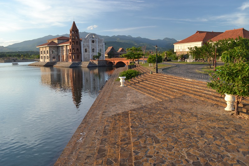 Las Casas Filipinas de Acuzar