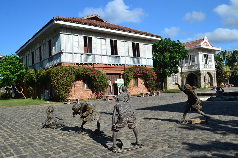 Las Casas Filipinas de Acuzar 